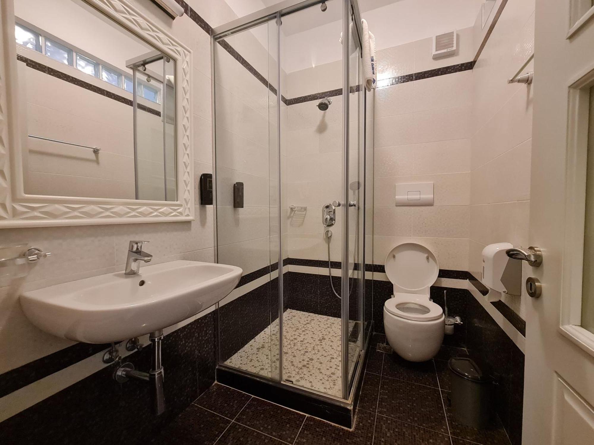 Holiday Apartments Vlore Ngoại thất bức ảnh